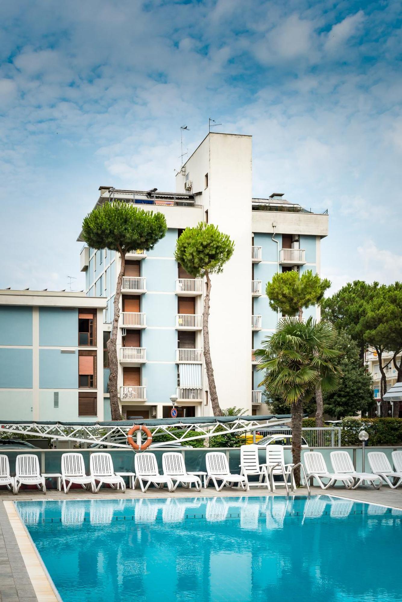 Residence Bristol Bibione Exterior foto